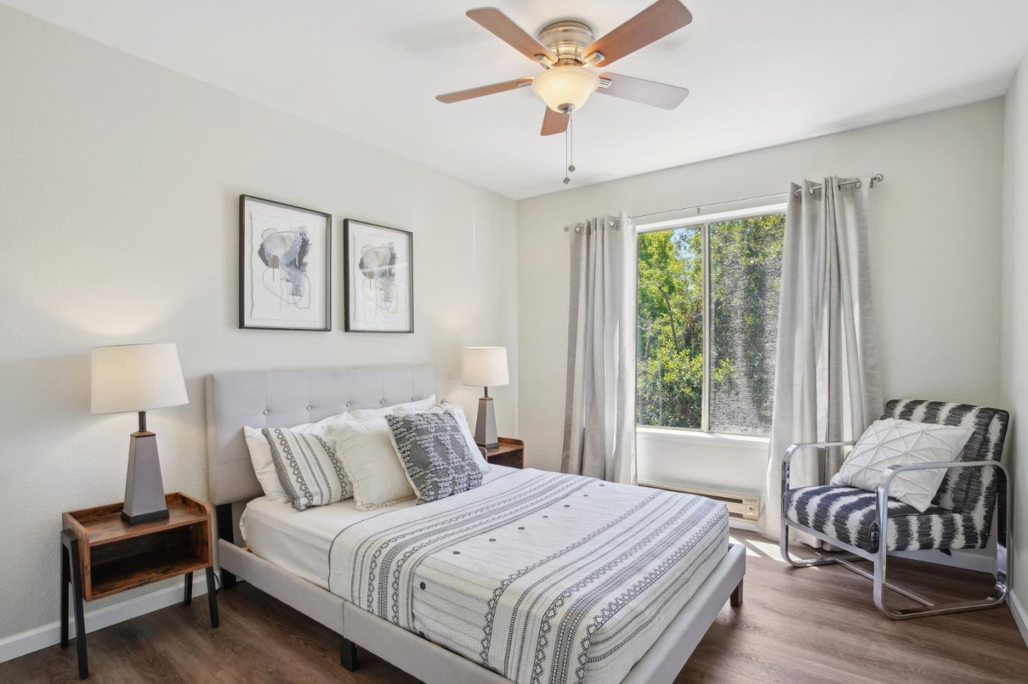 Detail Gallery Image 12 of 31 For 1110 Yarwood Ct, San Jose,  CA 95128 - 2 Beds | 2 Baths