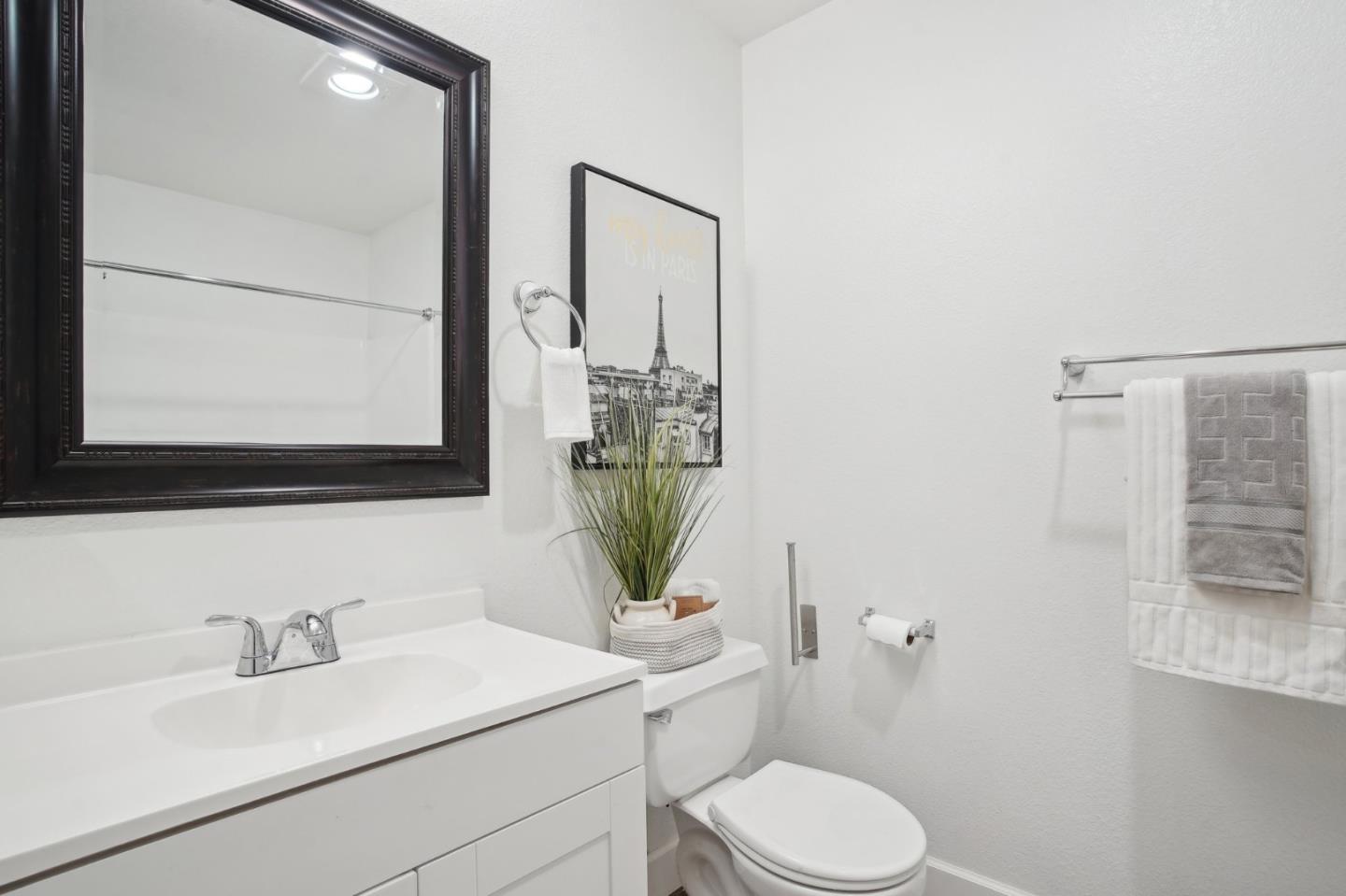 Detail Gallery Image 13 of 31 For 1110 Yarwood Ct, San Jose,  CA 95128 - 2 Beds | 2 Baths