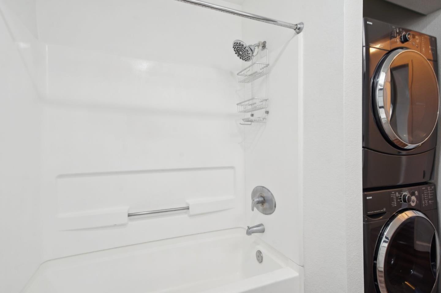 Detail Gallery Image 14 of 31 For 1110 Yarwood Ct, San Jose,  CA 95128 - 2 Beds | 2 Baths