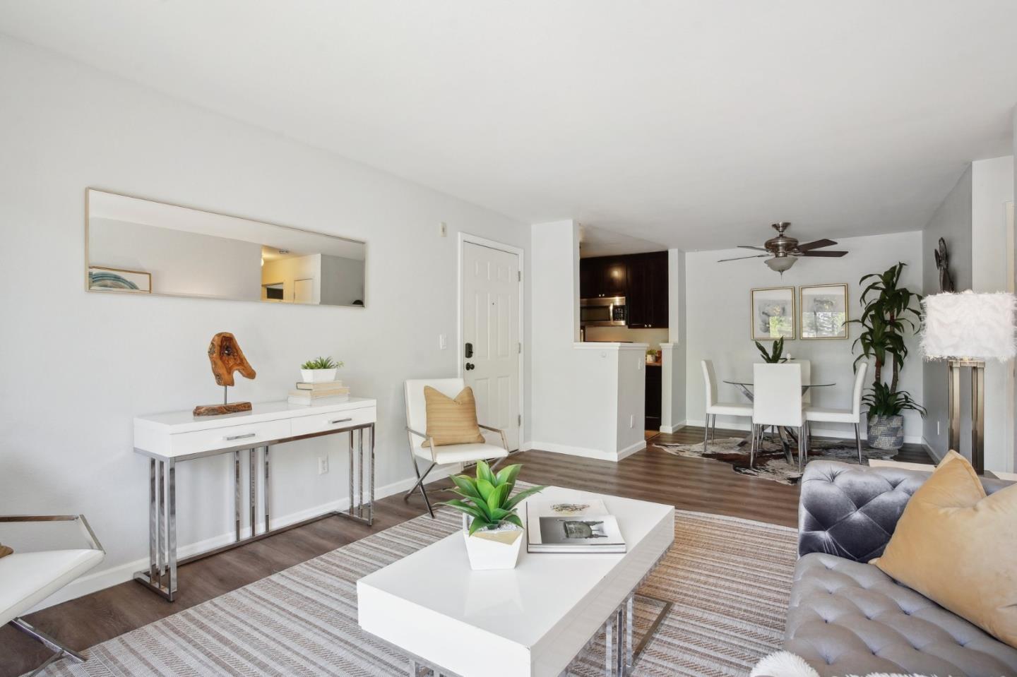 Detail Gallery Image 2 of 31 For 1110 Yarwood Ct, San Jose,  CA 95128 - 2 Beds | 2 Baths