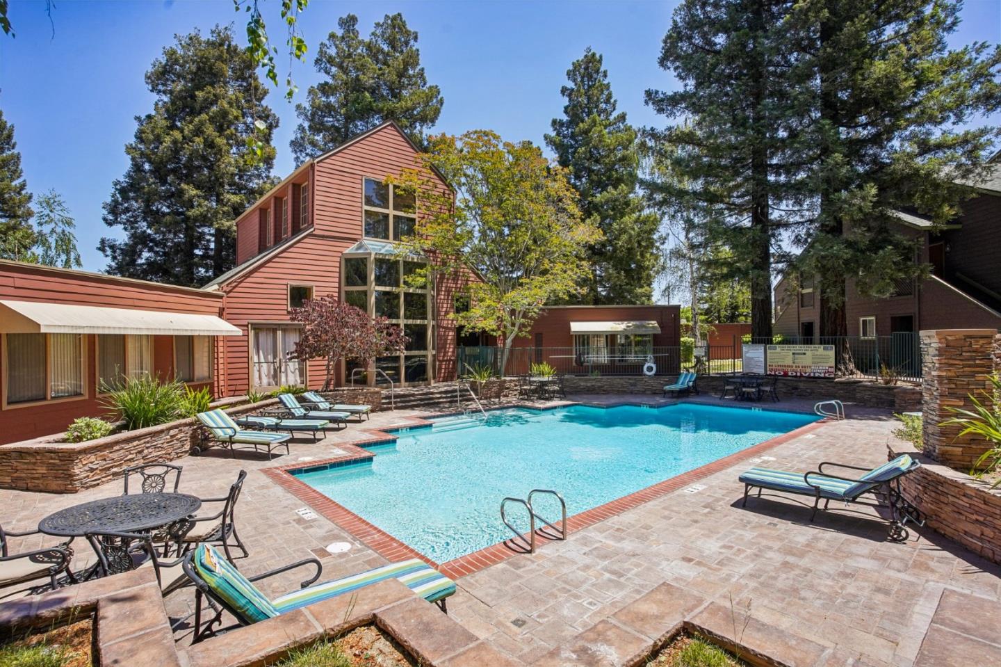 Detail Gallery Image 29 of 31 For 1110 Yarwood Ct, San Jose,  CA 95128 - 2 Beds | 2 Baths