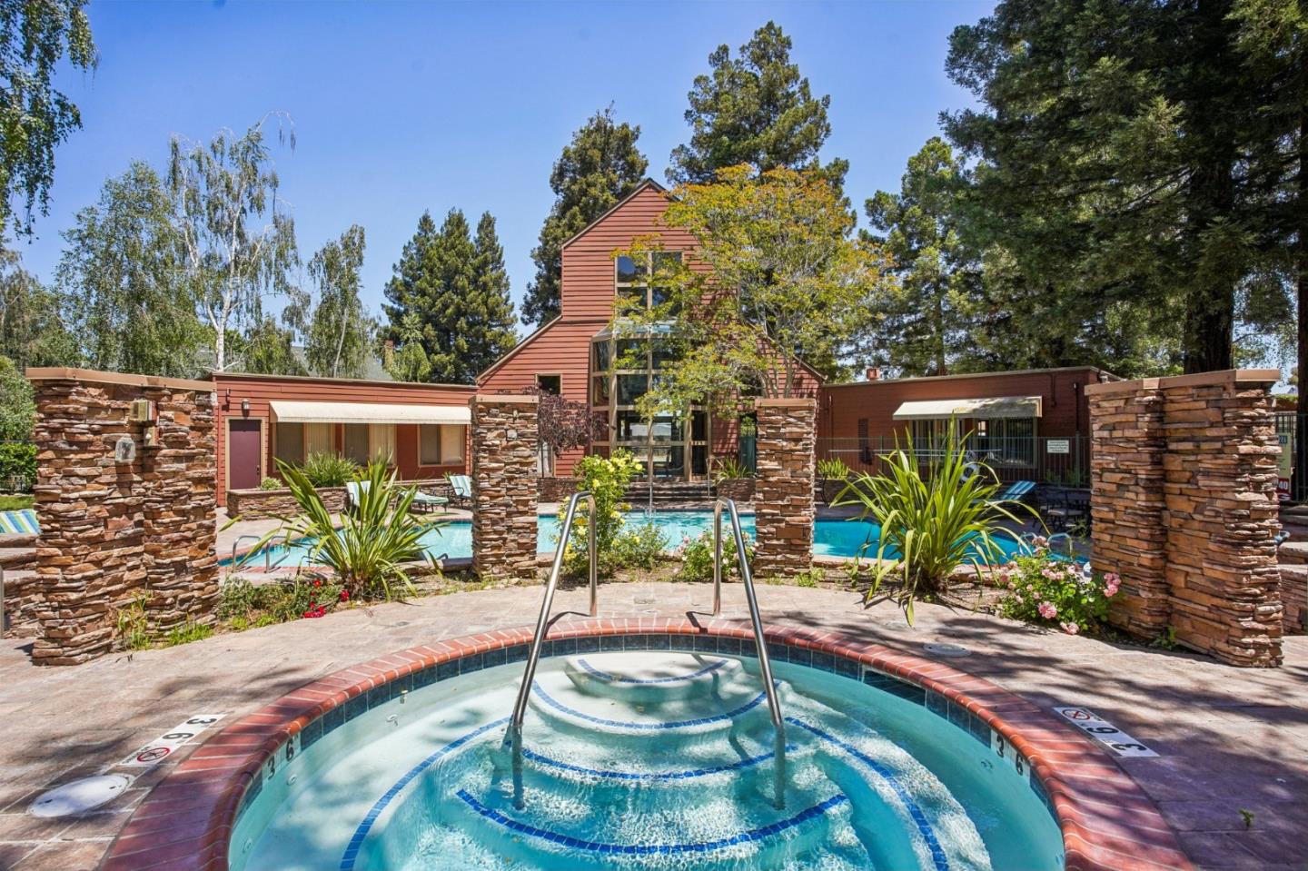 Detail Gallery Image 30 of 31 For 1110 Yarwood Ct, San Jose,  CA 95128 - 2 Beds | 2 Baths