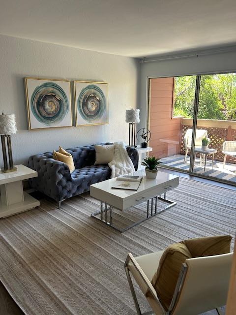 Detail Gallery Image 4 of 31 For 1110 Yarwood Ct, San Jose,  CA 95128 - 2 Beds | 2 Baths