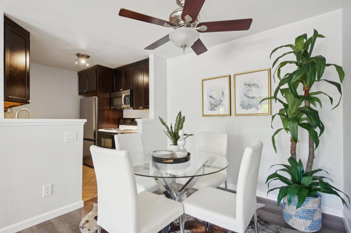 Detail Gallery Image 8 of 31 For 1110 Yarwood Ct, San Jose,  CA 95128 - 2 Beds | 2 Baths