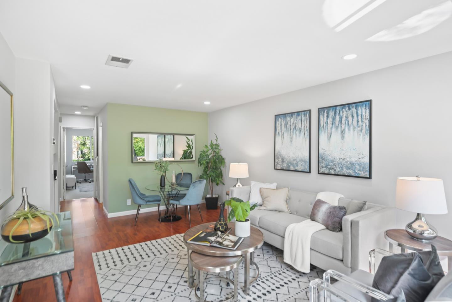 Detail Gallery Image 3 of 25 For 891 W California Ave #Y,  Sunnyvale,  CA 94086 - 2 Beds | 1/1 Baths