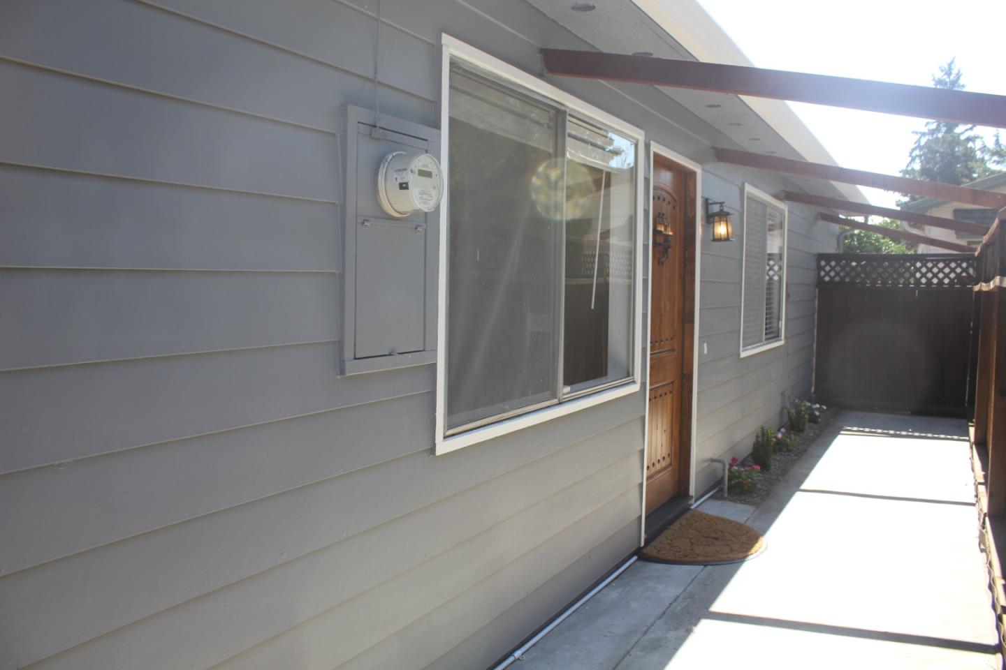Detail Gallery Image 3 of 22 For 12 Montgomery St #B,  Los Gatos,  CA 95030 - 2 Beds | 1 Baths