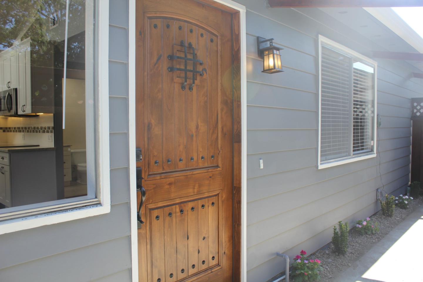 Detail Gallery Image 4 of 22 For 12 Montgomery St #B,  Los Gatos,  CA 95030 - 2 Beds | 1 Baths