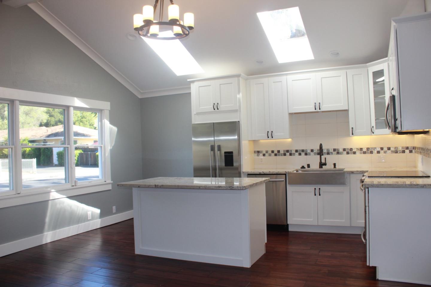 Detail Gallery Image 5 of 22 For 12 Montgomery St #B,  Los Gatos,  CA 95030 - 2 Beds | 1 Baths