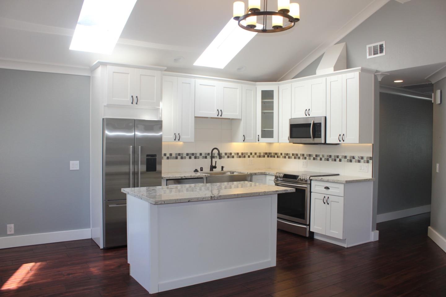 Detail Gallery Image 6 of 22 For 12 Montgomery St #B,  Los Gatos,  CA 95030 - 2 Beds | 1 Baths