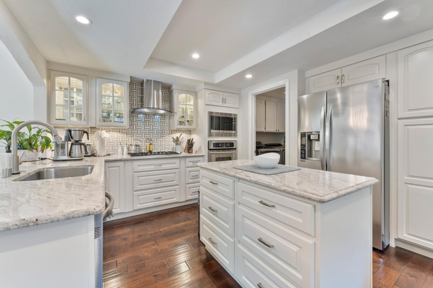 Detail Gallery Image 10 of 45 For 960 Oak Park Dr, Morgan Hill,  CA 95037 - 3 Beds | 2/1 Baths