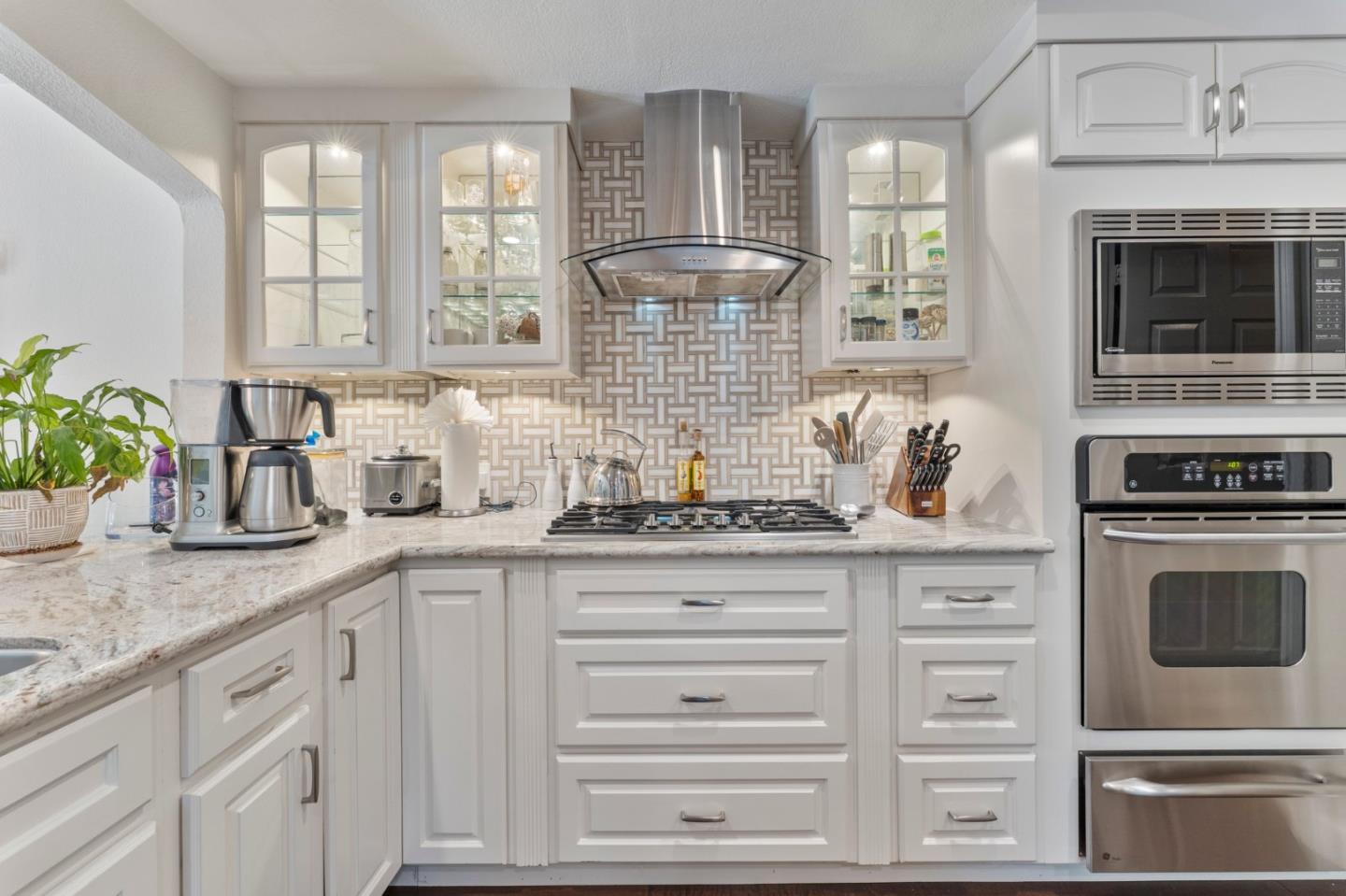 Detail Gallery Image 11 of 45 For 960 Oak Park Dr, Morgan Hill,  CA 95037 - 3 Beds | 2/1 Baths