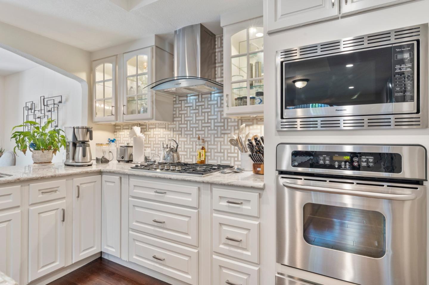 Detail Gallery Image 12 of 45 For 960 Oak Park Dr, Morgan Hill,  CA 95037 - 3 Beds | 2/1 Baths