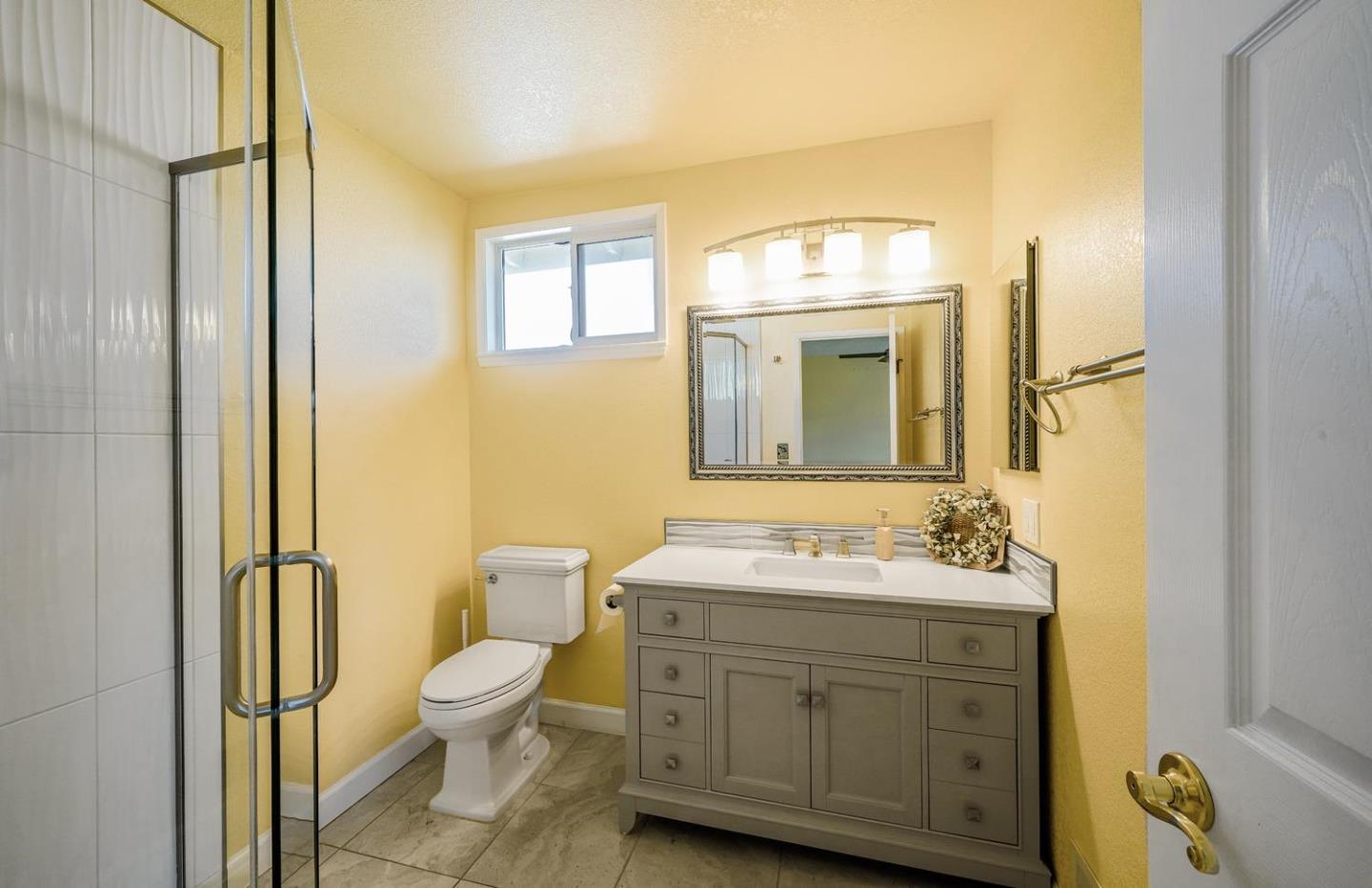 Detail Gallery Image 14 of 26 For 744 Salt Lake Dr, San Jose,  CA 95133 - 4 Beds | 2/1 Baths