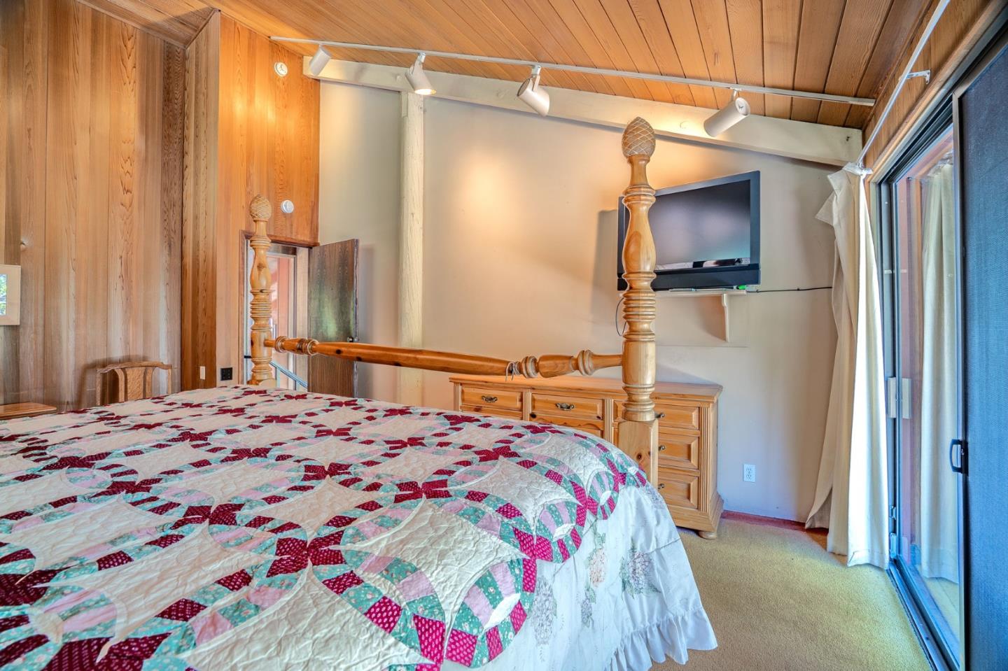 Detail Gallery Image 34 of 82 For 45 Ranch Rd, Woodside,  CA 94062 - 3 Beds | 3/1 Baths