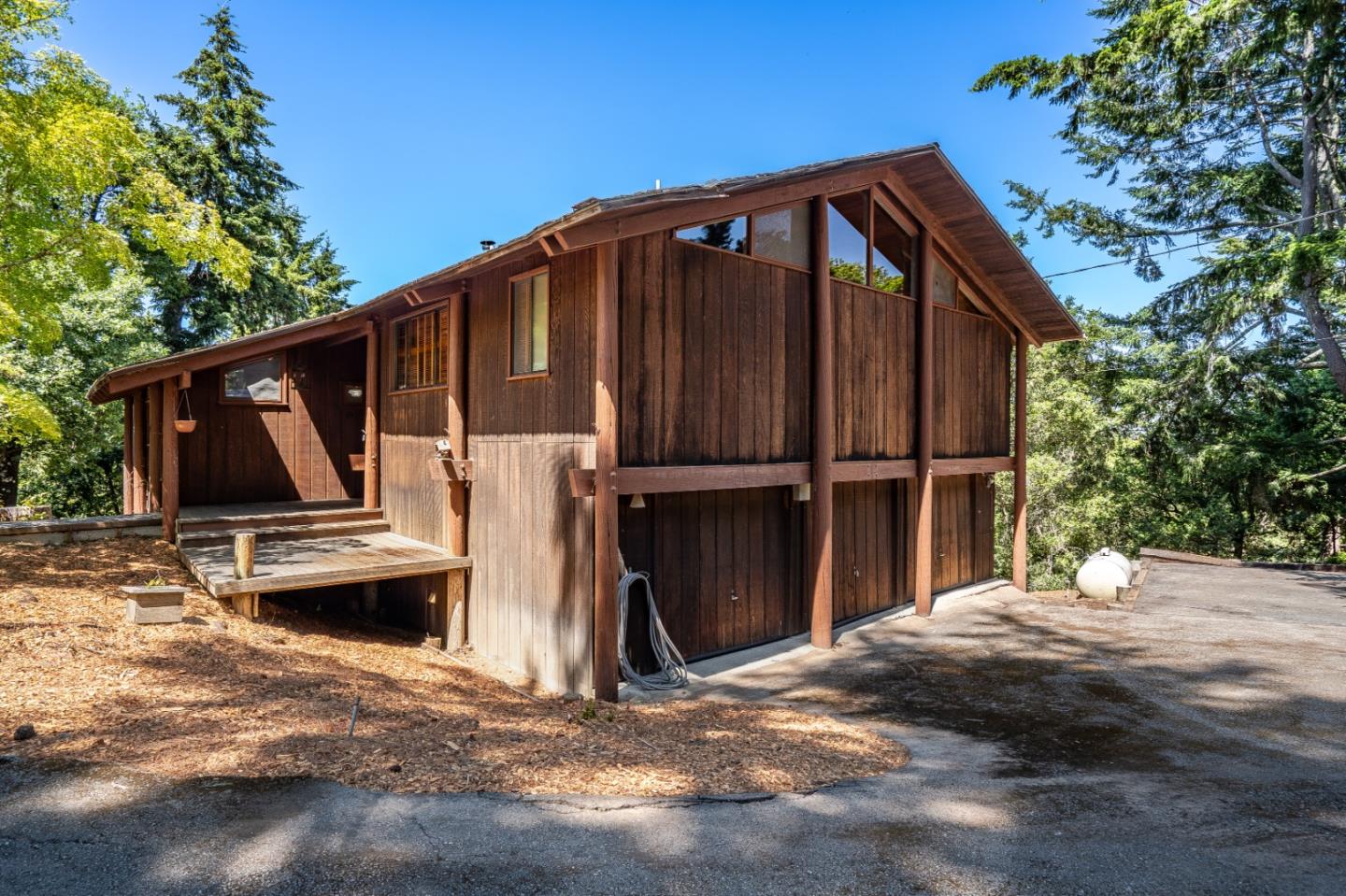 Detail Gallery Image 4 of 82 For 45 Ranch Rd, Woodside,  CA 94062 - 3 Beds | 3/1 Baths