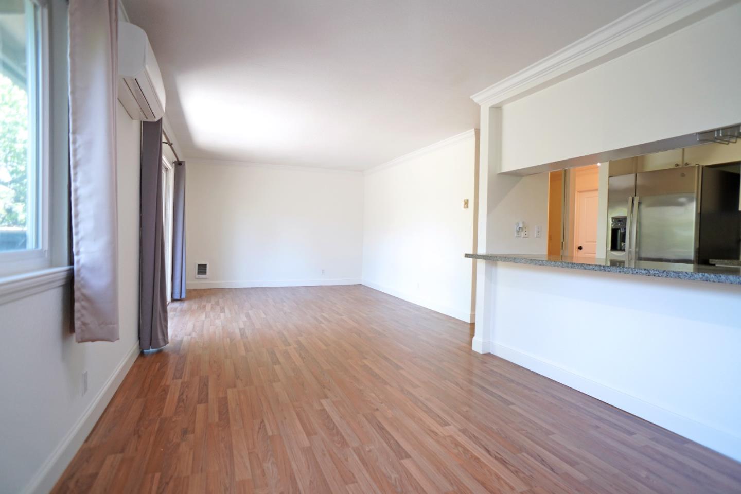 Detail Gallery Image 12 of 24 For 110 E Middlefield Rd #C,  Mountain View,  CA 94043 - 2 Beds | 1 Baths