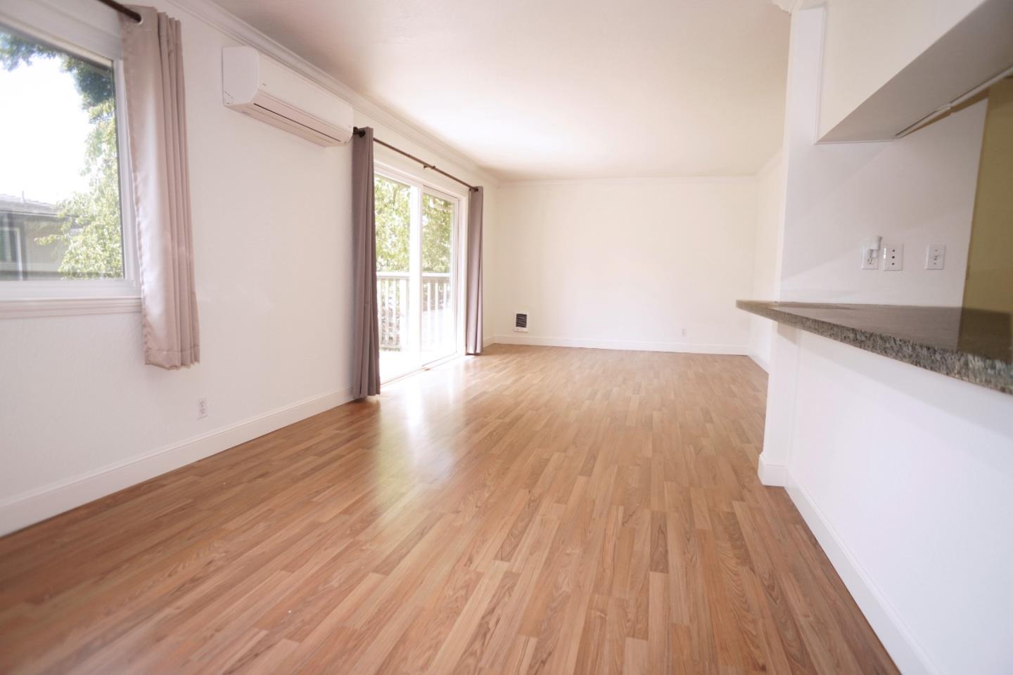 Detail Gallery Image 13 of 24 For 110 E Middlefield Rd #C,  Mountain View,  CA 94043 - 2 Beds | 1 Baths