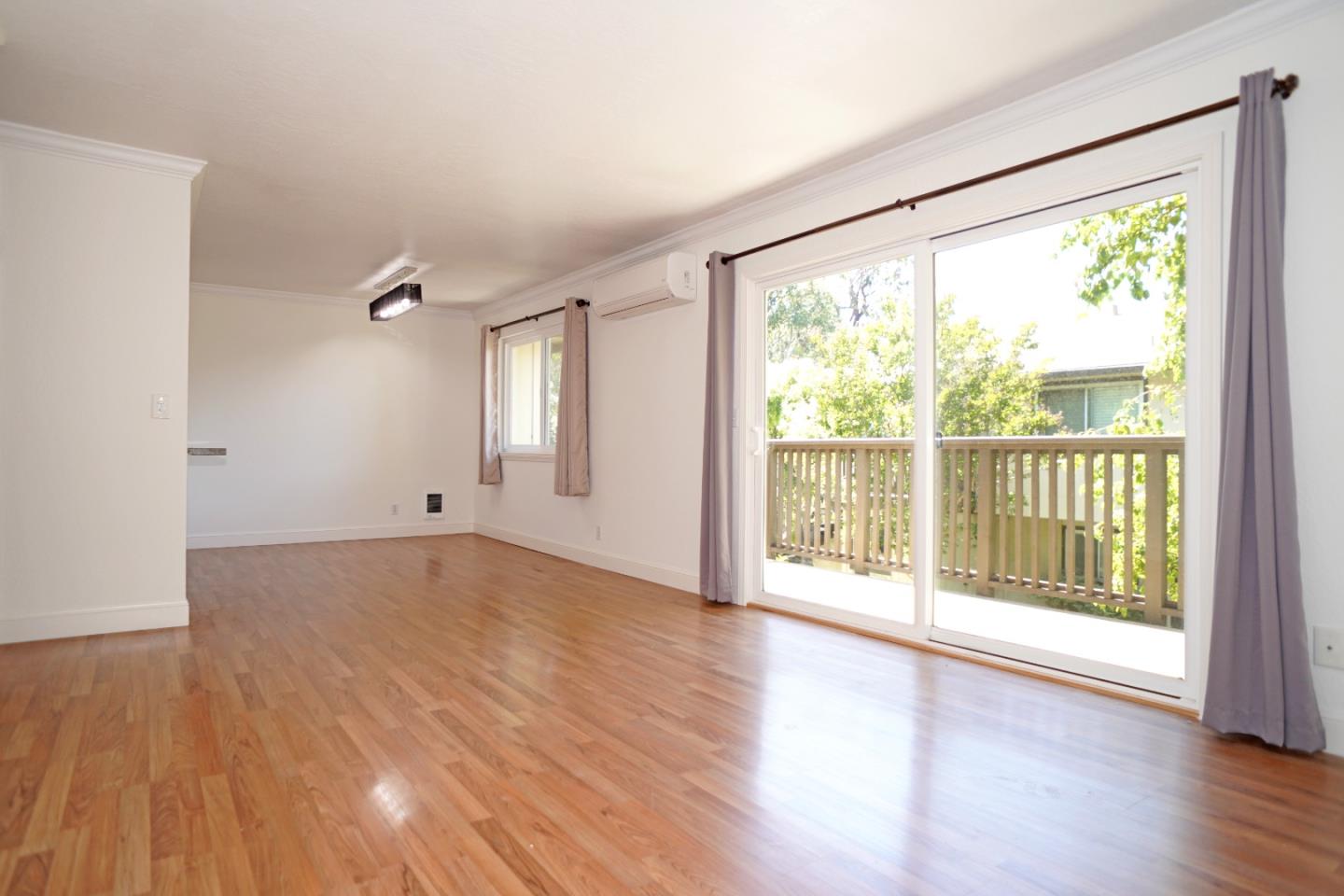 Detail Gallery Image 14 of 24 For 110 E Middlefield Rd #C,  Mountain View,  CA 94043 - 2 Beds | 1 Baths