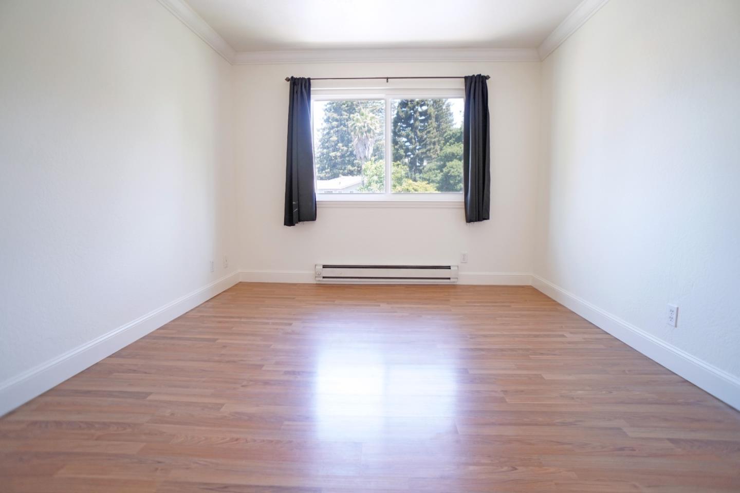 Detail Gallery Image 17 of 24 For 110 E Middlefield Rd #C,  Mountain View,  CA 94043 - 2 Beds | 1 Baths