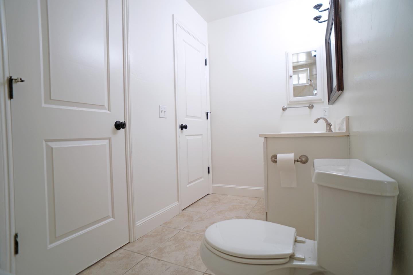 Detail Gallery Image 22 of 24 For 110 E Middlefield Rd #C,  Mountain View,  CA 94043 - 2 Beds | 1 Baths