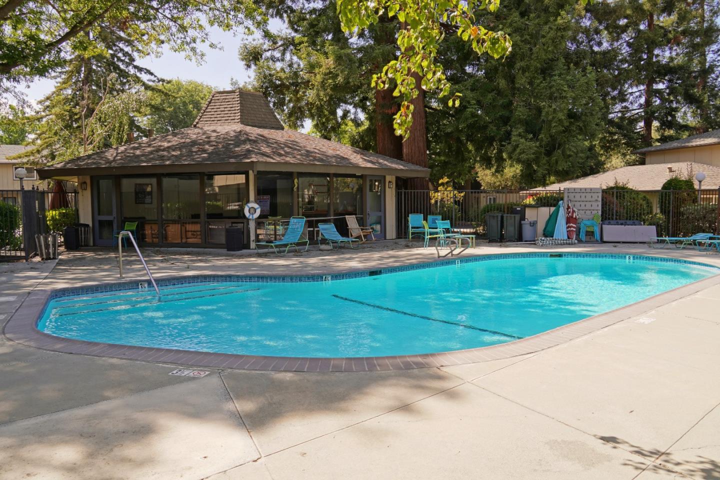 Detail Gallery Image 24 of 24 For 110 E Middlefield Rd #C,  Mountain View,  CA 94043 - 2 Beds | 1 Baths