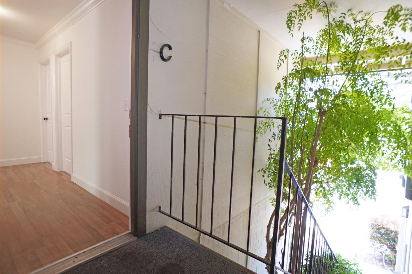 Detail Gallery Image 4 of 24 For 110 E Middlefield Rd #C,  Mountain View,  CA 94043 - 2 Beds | 1 Baths