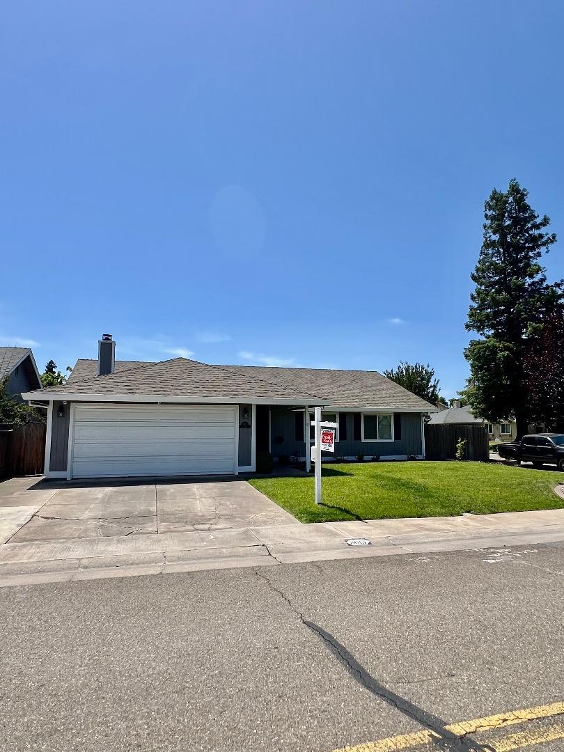 Detail Gallery Image 4 of 42 For 8613 Elk Way, Elk Grove,  CA 95624 - 3 Beds | 2 Baths