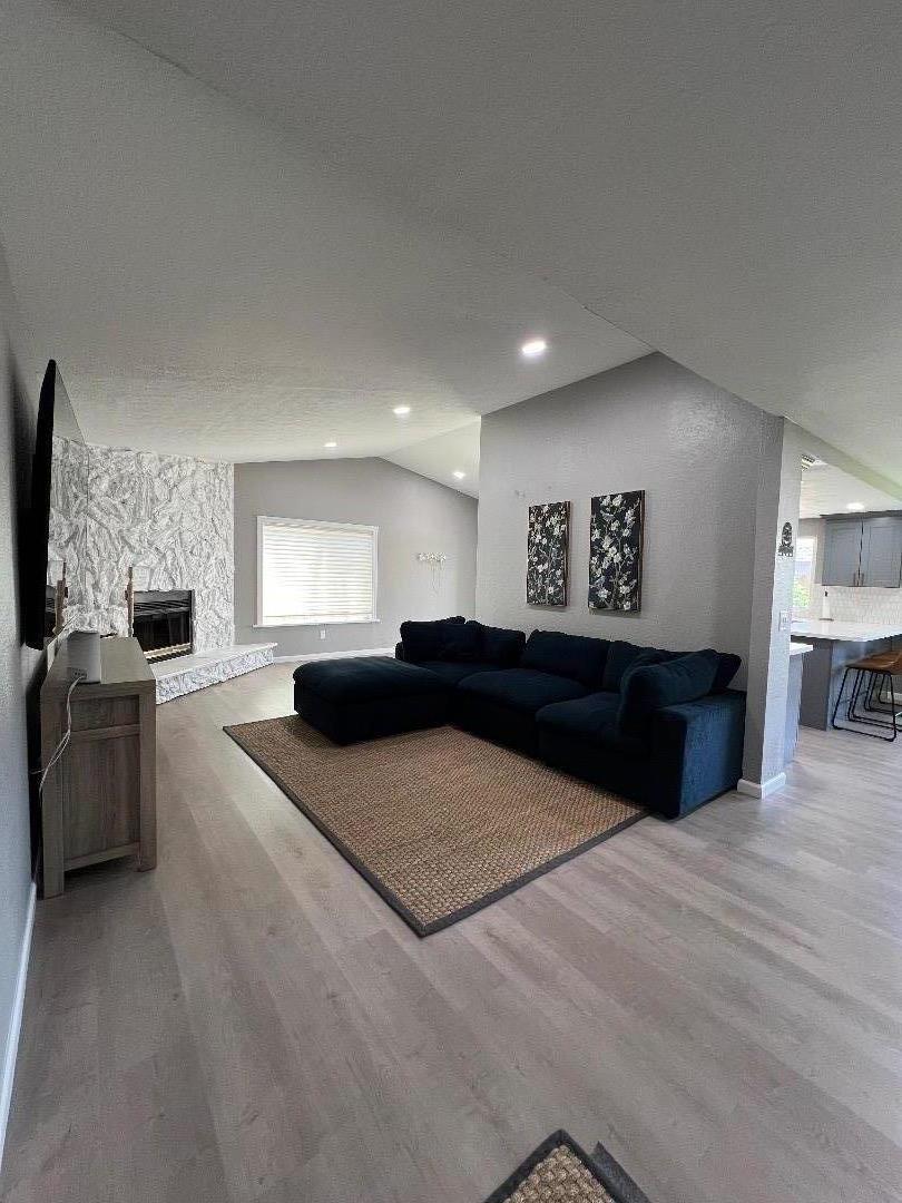 Detail Gallery Image 6 of 42 For 8613 Elk Way, Elk Grove,  CA 95624 - 3 Beds | 2 Baths