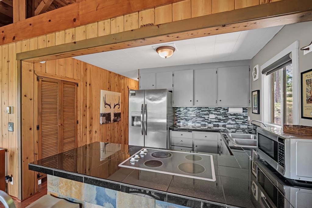 Detail Gallery Image 12 of 46 For 1753 Lightning Ln, Arnold,  CA 95223 - 3 Beds | 2 Baths