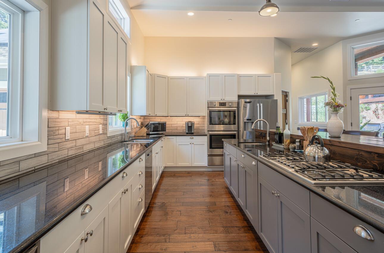 Detail Gallery Image 21 of 82 For 9247 Holly Hill Dr, Salinas,  CA 93907 - 3 Beds | 3 Baths
