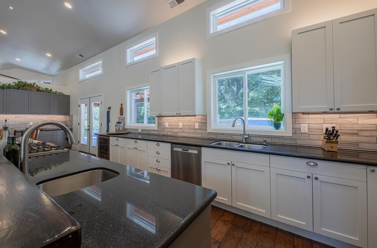 Detail Gallery Image 23 of 82 For 9247 Holly Hill Dr, Salinas,  CA 93907 - 3 Beds | 3 Baths