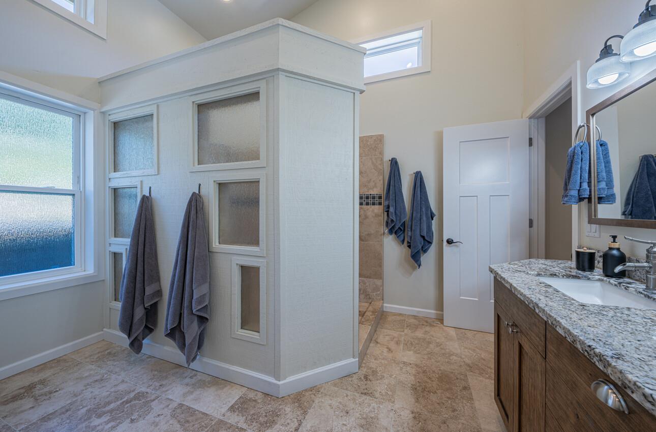 Detail Gallery Image 51 of 82 For 9247 Holly Hill Dr, Salinas,  CA 93907 - 3 Beds | 3 Baths
