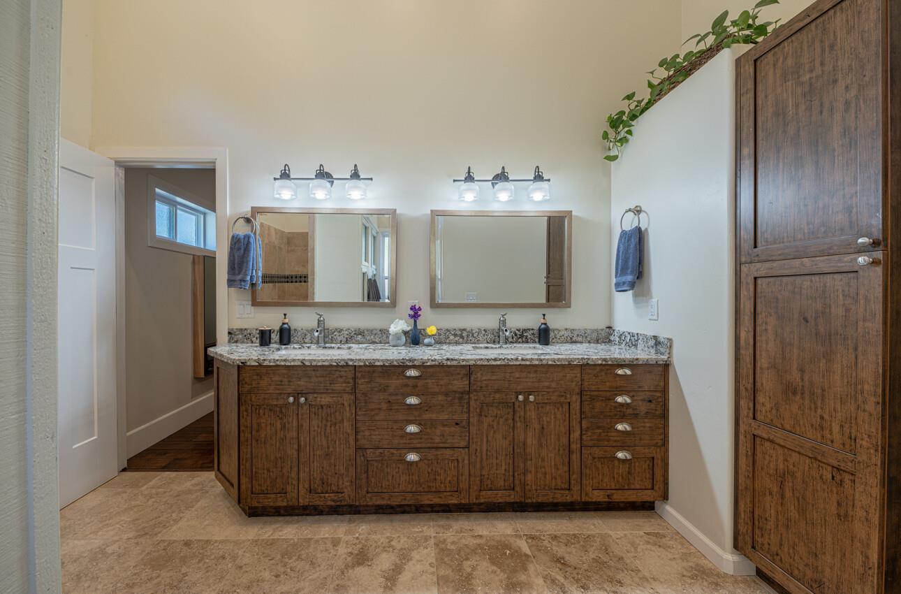 Detail Gallery Image 52 of 82 For 9247 Holly Hill Dr, Salinas,  CA 93907 - 3 Beds | 3 Baths