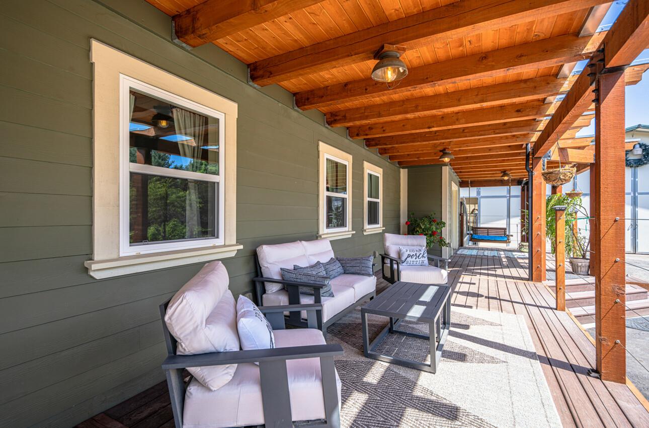 Detail Gallery Image 6 of 82 For 9247 Holly Hill Dr, Salinas,  CA 93907 - 3 Beds | 3 Baths