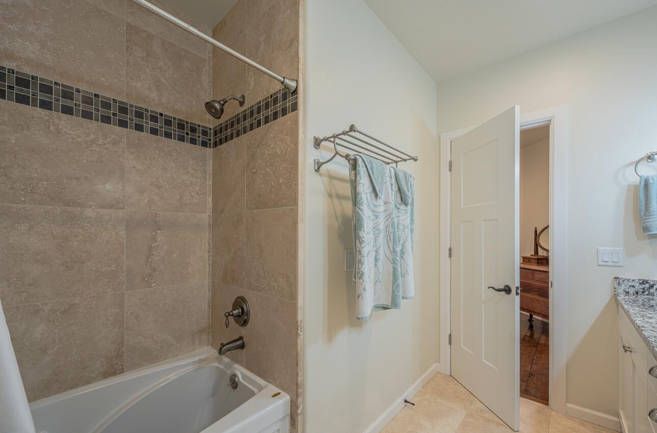 Detail Gallery Image 60 of 82 For 9247 Holly Hill Dr, Salinas,  CA 93907 - 3 Beds | 3 Baths