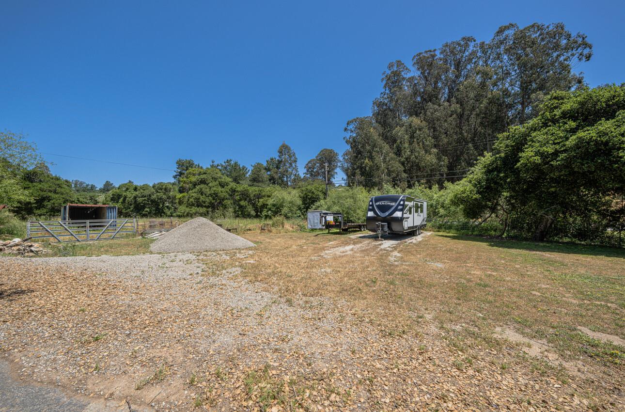 Detail Gallery Image 82 of 82 For 9247 Holly Hill Dr, Salinas,  CA 93907 - 3 Beds | 3 Baths
