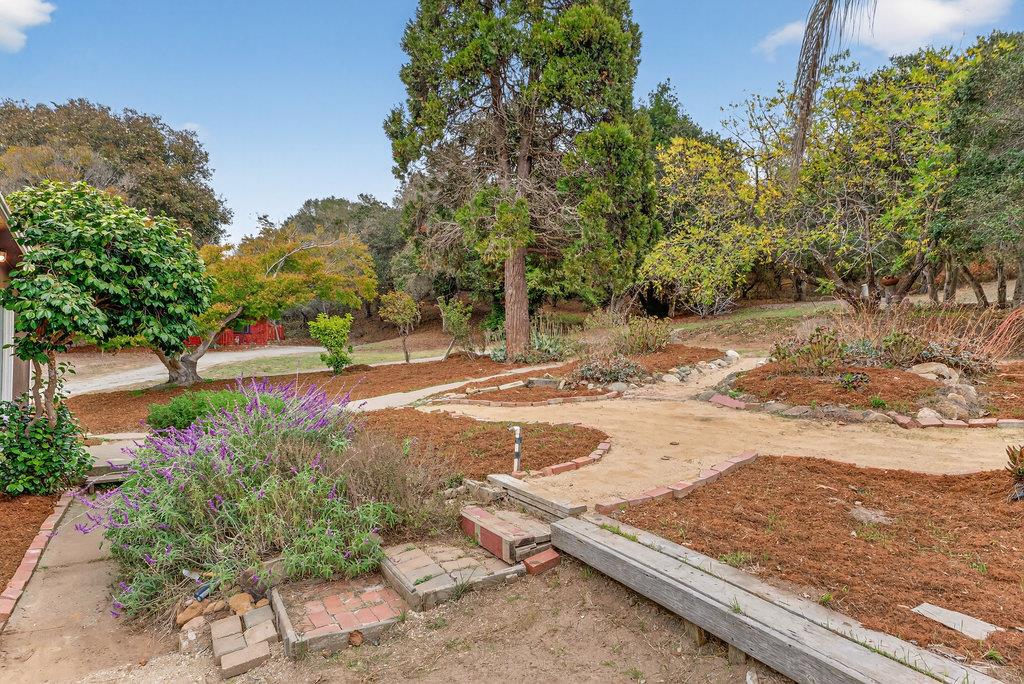 Detail Gallery Image 13 of 63 For 2077 San Juan Rd, Aromas,  CA 95004 - 5 Beds | 3/1 Baths