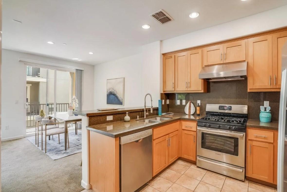 Detail Gallery Image 4 of 8 For 691 N Capitol Ave #7,  San Jose,  CA 95133 - 2 Beds | 2/1 Baths