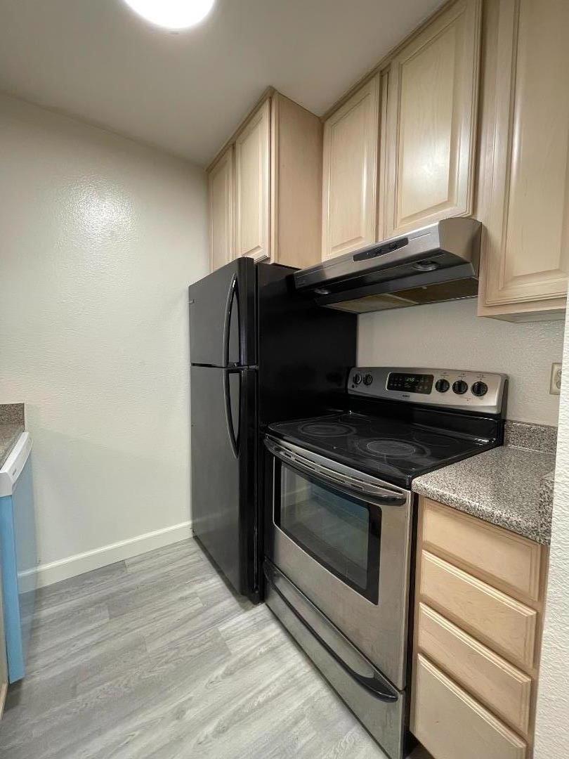 Detail Gallery Image 5 of 9 For 7121 Shelter Creek Ln, San Bruno,  CA 94066 - 0 Beds | 1 Baths