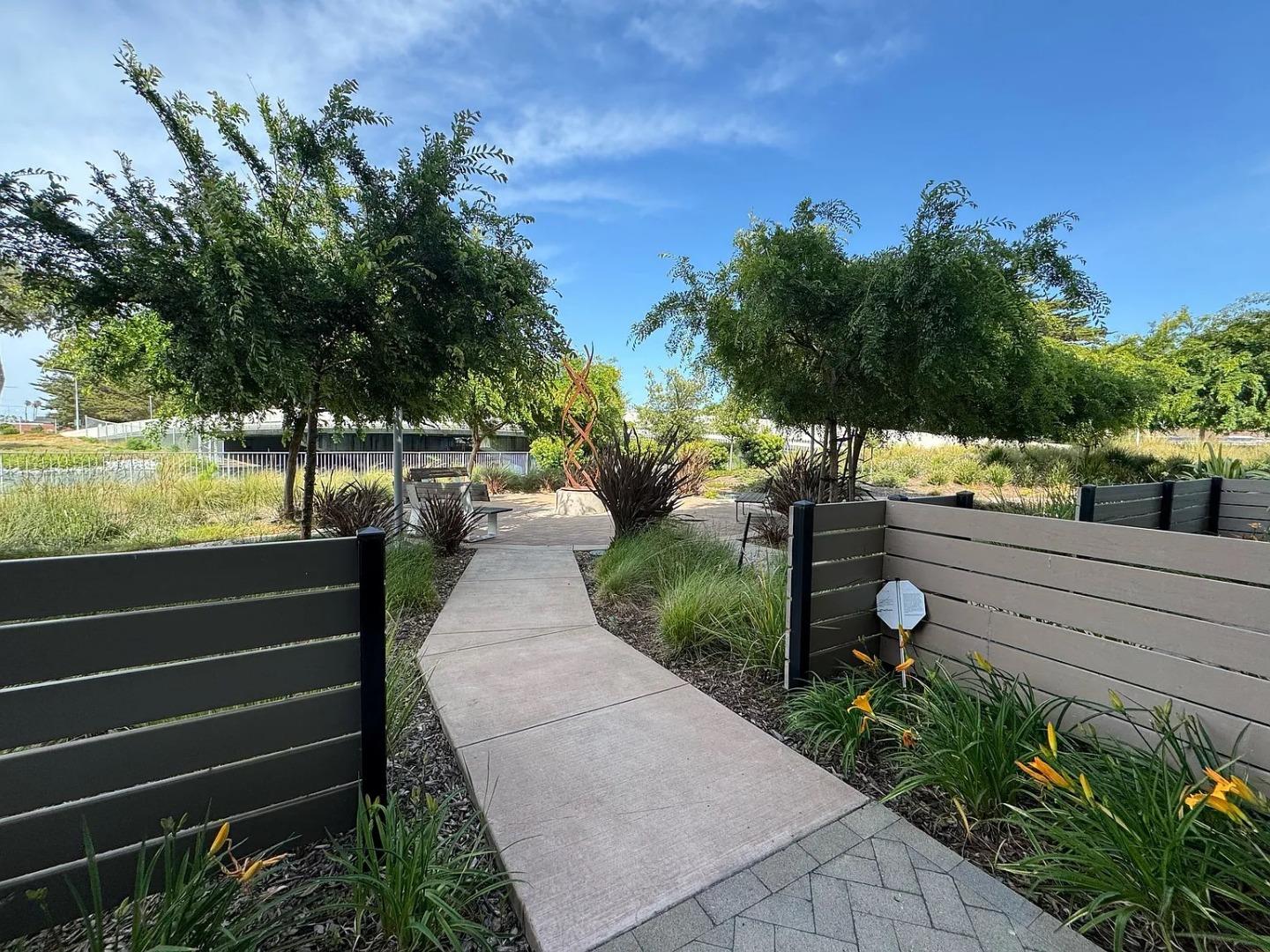 Detail Gallery Image 15 of 19 For 220 Argonaut Ln, Foster City,  CA 94404 - 3 Beds | 3/1 Baths