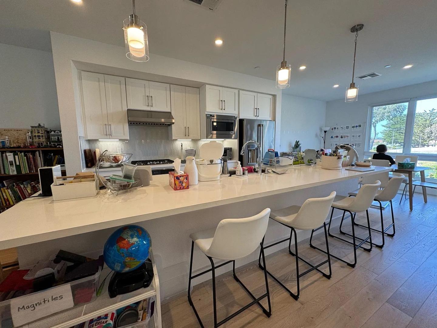 Detail Gallery Image 2 of 19 For 220 Argonaut Ln, Foster City,  CA 94404 - 3 Beds | 3/1 Baths