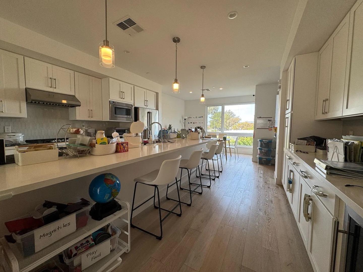 Detail Gallery Image 3 of 19 For 220 Argonaut Ln, Foster City,  CA 94404 - 3 Beds | 3/1 Baths
