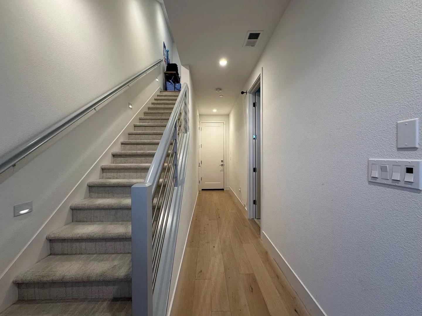 Detail Gallery Image 9 of 19 For 220 Argonaut Ln, Foster City,  CA 94404 - 3 Beds | 3/1 Baths