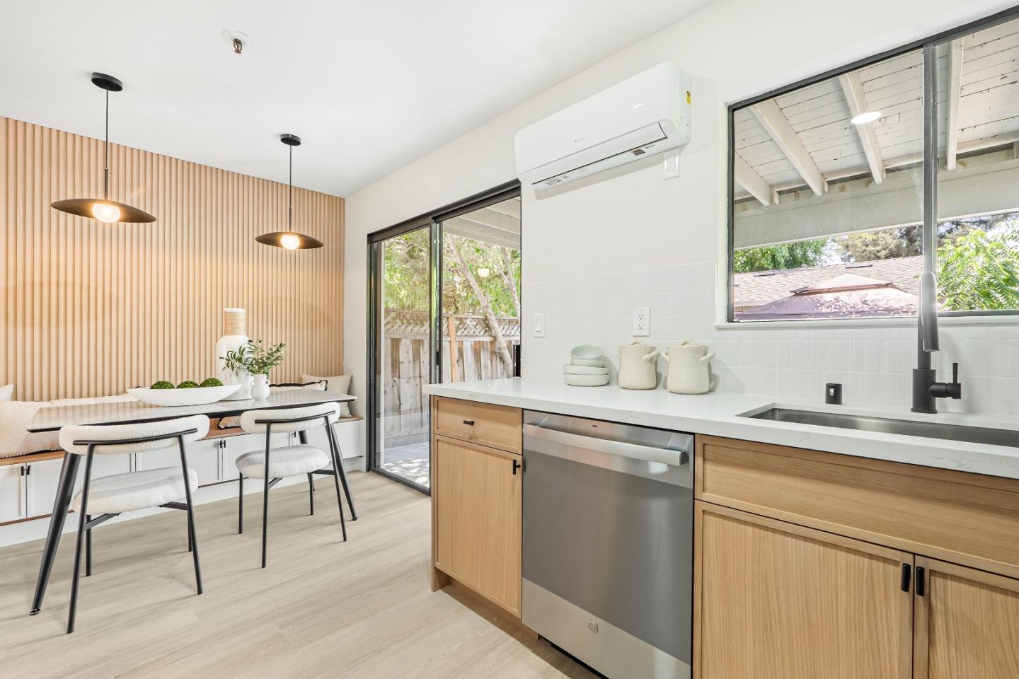 Detail Gallery Image 12 of 45 For 457 Sierra Vista Ave #5,  Mountain View,  CA 94043 - 2 Beds | 2/1 Baths