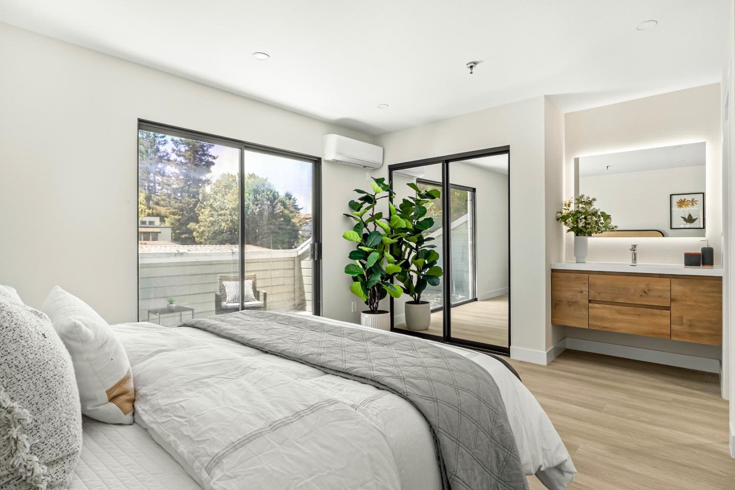 Detail Gallery Image 18 of 45 For 457 Sierra Vista Ave #5,  Mountain View,  CA 94043 - 2 Beds | 2/1 Baths