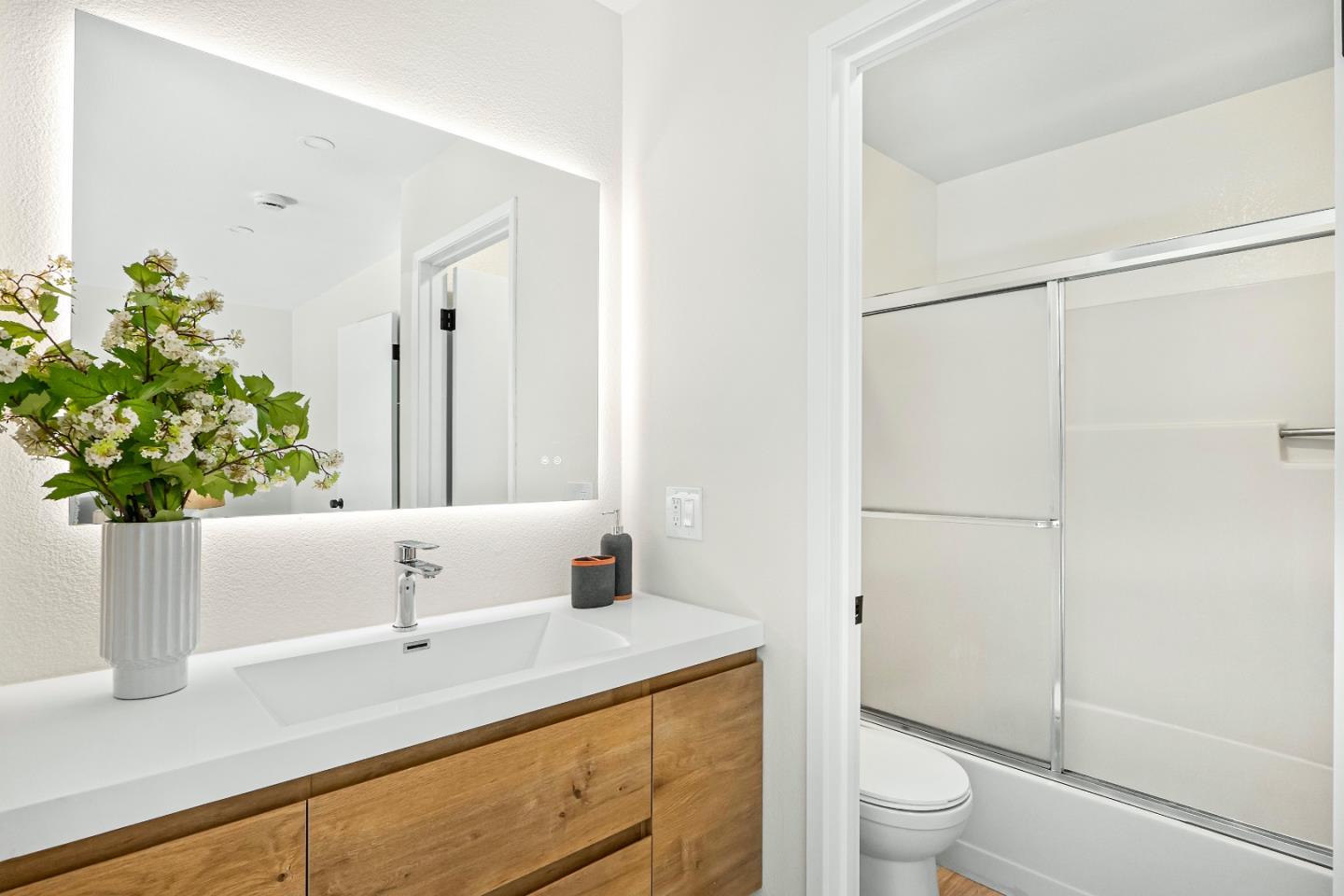 Detail Gallery Image 19 of 45 For 457 Sierra Vista Ave #5,  Mountain View,  CA 94043 - 2 Beds | 2/1 Baths