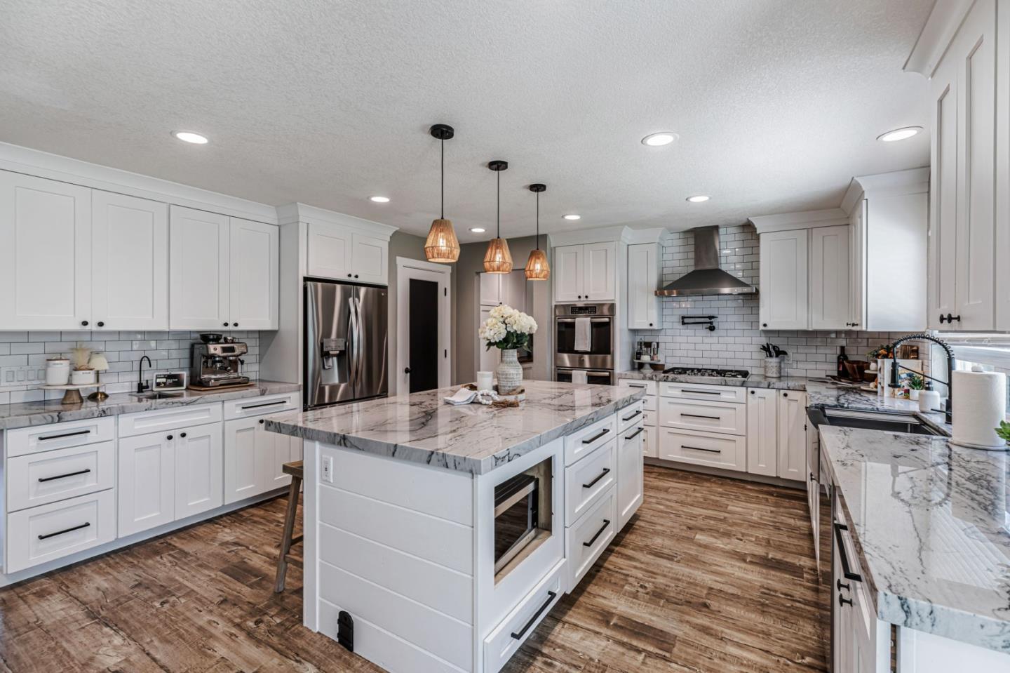 Detail Gallery Image 15 of 40 For 640 S Ridgemark Dr, Hollister,  CA 95023 - 4 Beds | 4 Baths