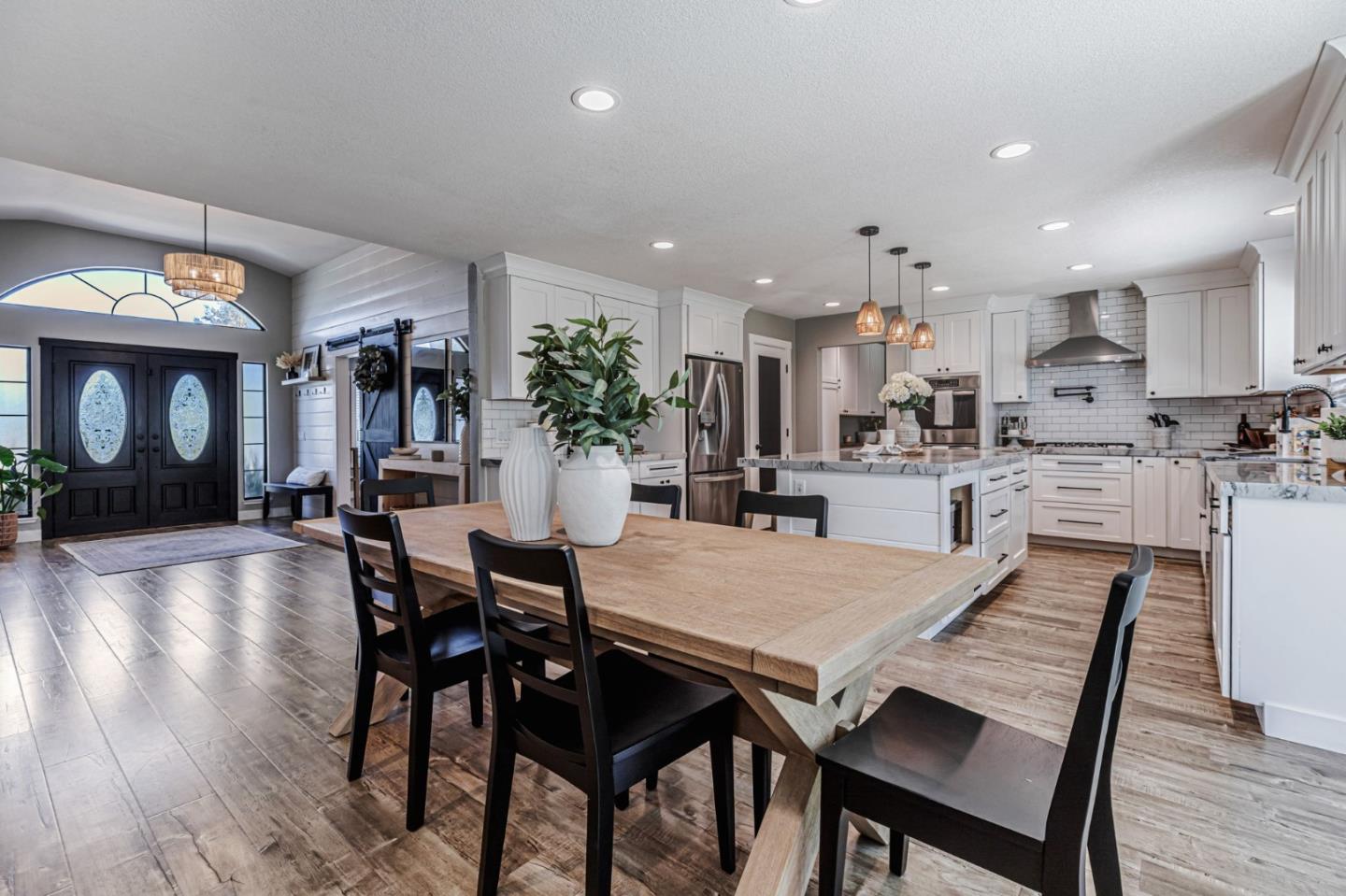 Detail Gallery Image 18 of 40 For 640 S Ridgemark Dr, Hollister,  CA 95023 - 4 Beds | 4 Baths