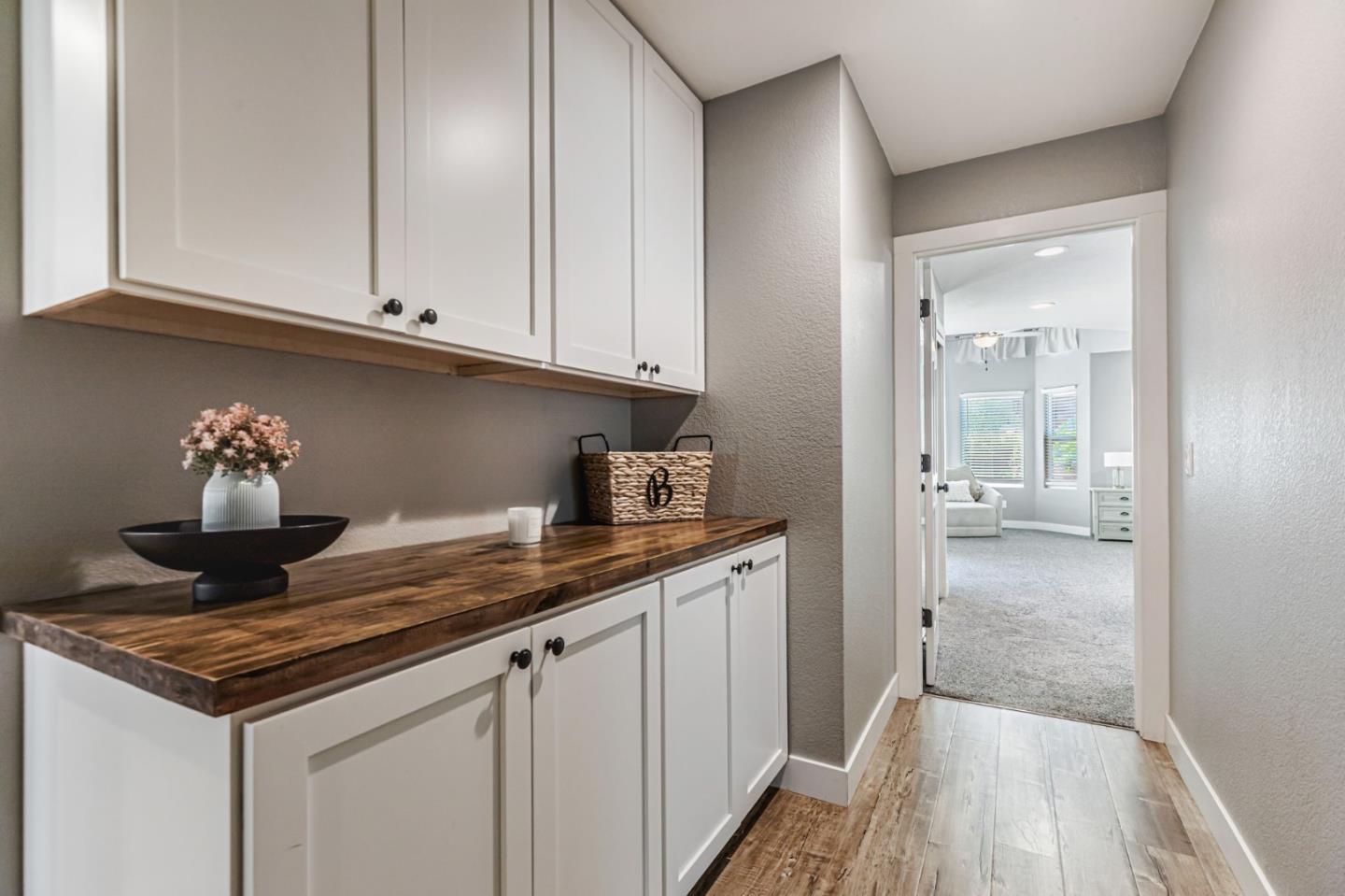 Detail Gallery Image 22 of 40 For 640 S Ridgemark Dr, Hollister,  CA 95023 - 4 Beds | 4 Baths