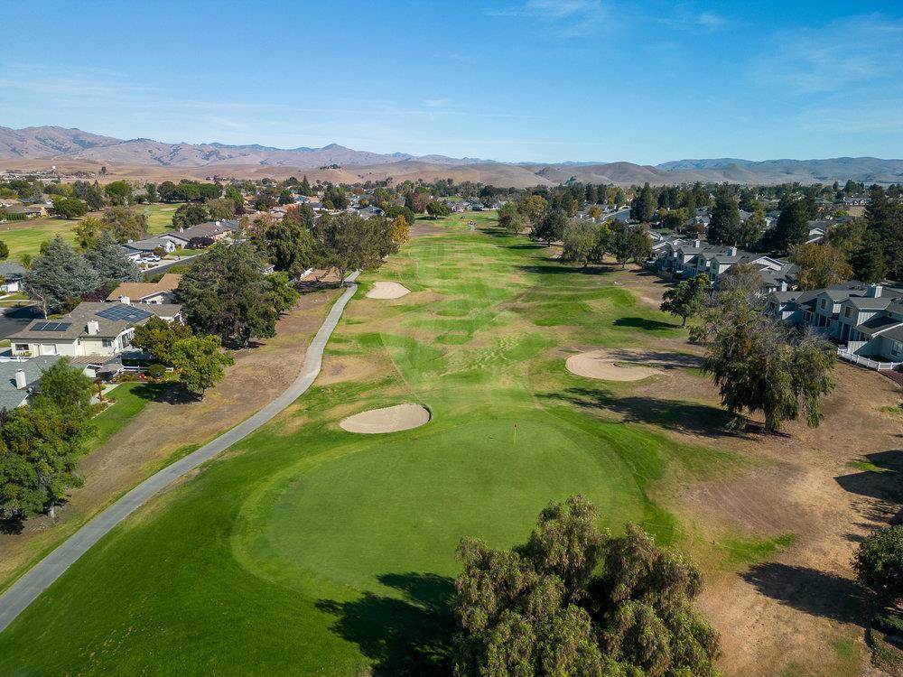 Detail Gallery Image 5 of 40 For 640 S Ridgemark Dr, Hollister,  CA 95023 - 4 Beds | 4 Baths